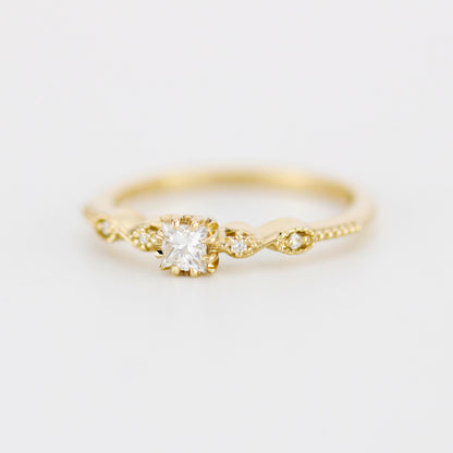 Princess cut engagement ring, square diamond ring, 18k gold ring diamond | R 368WD