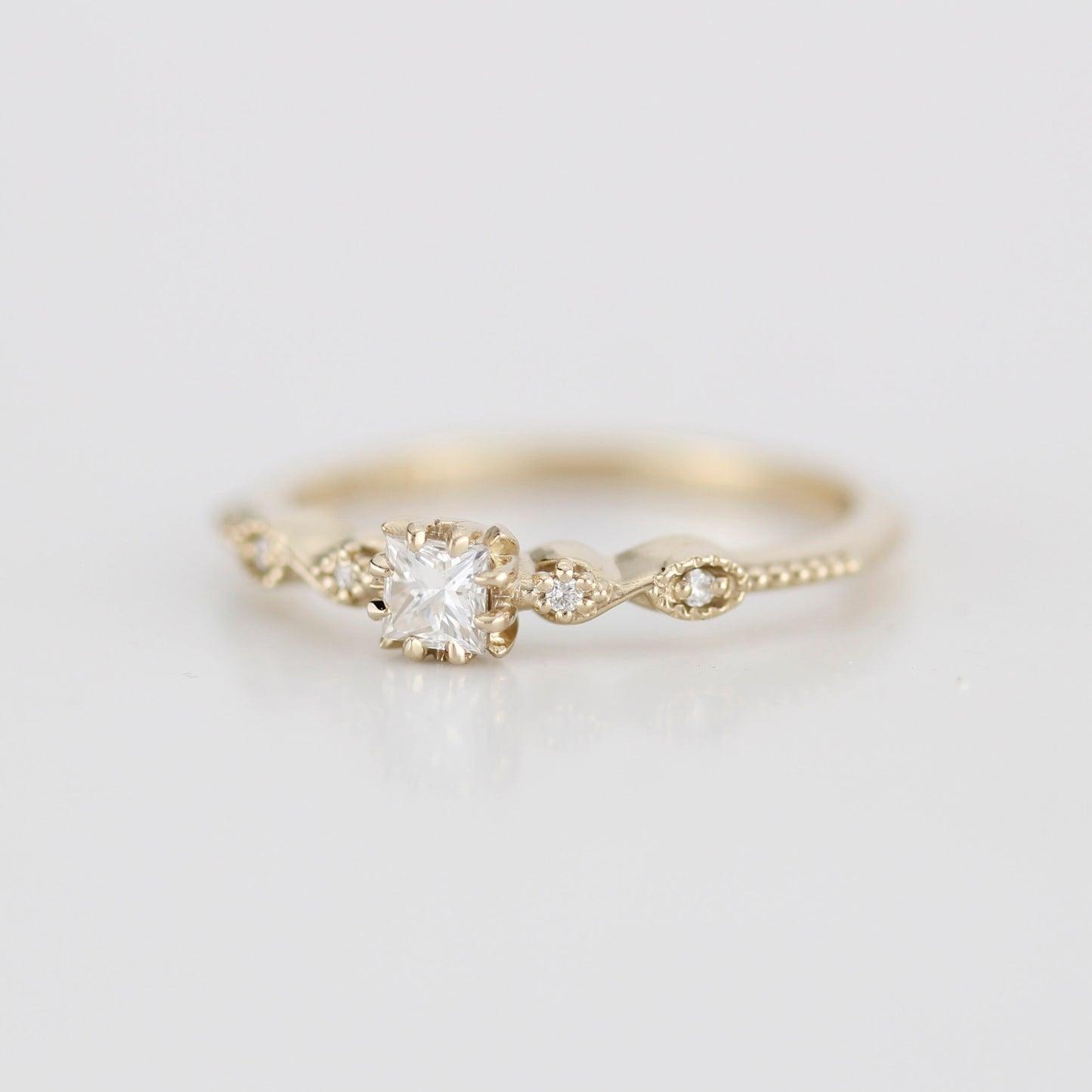 Princess cut engagement ring, square diamond ring, 18k gold ring diamond | R 368WD