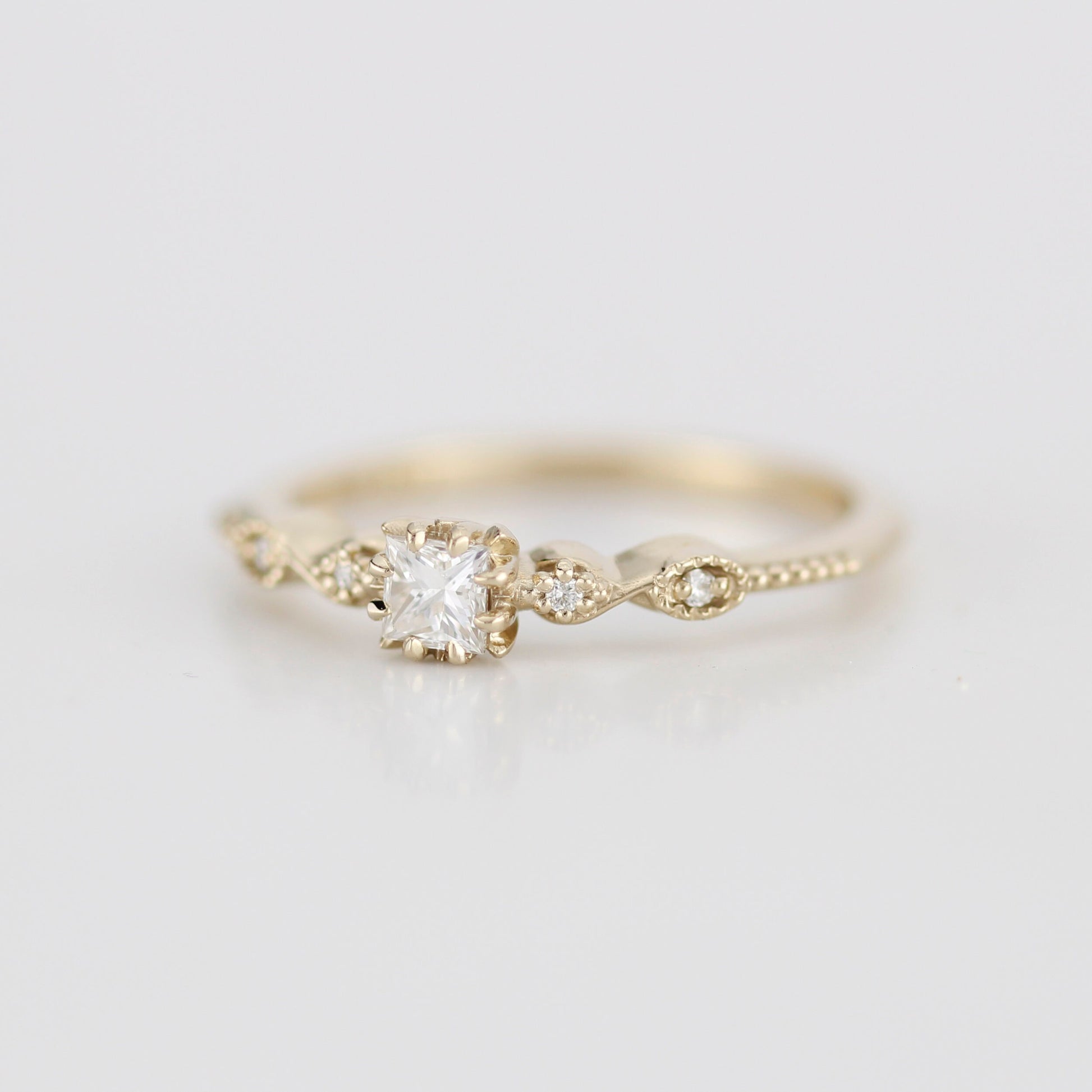 Princess cut engagement ring, square diamond ring, 18k gold ring diamond | R 368WD