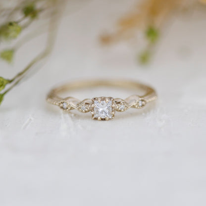 Princess cut engagement ring, square diamond ring, 18k gold ring diamond | R 368WD