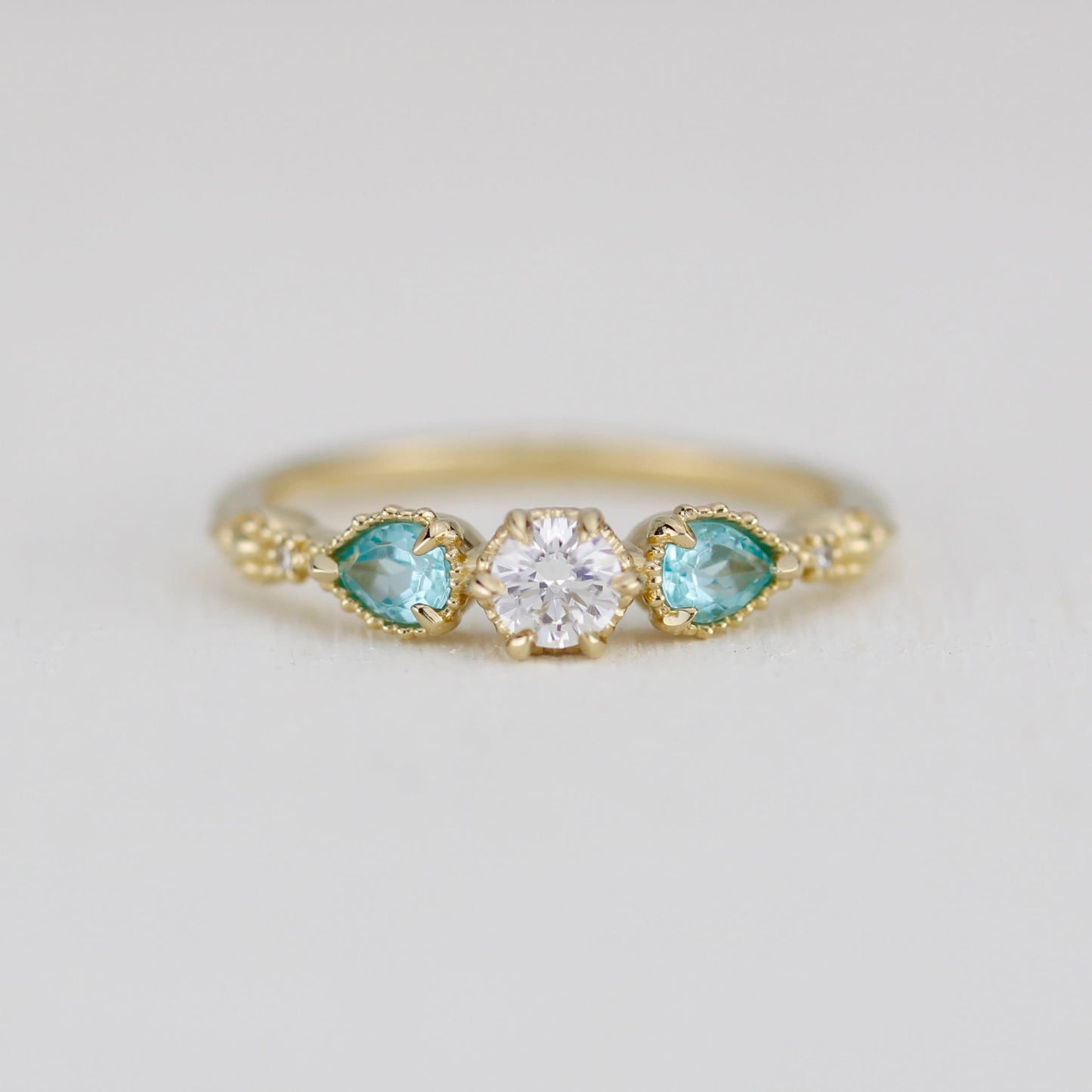 Elegant Diamond and Apatite Pear Ring in 18k Gold, simple engagement ring vintage, three stone diamond ring |R 374 Apatite