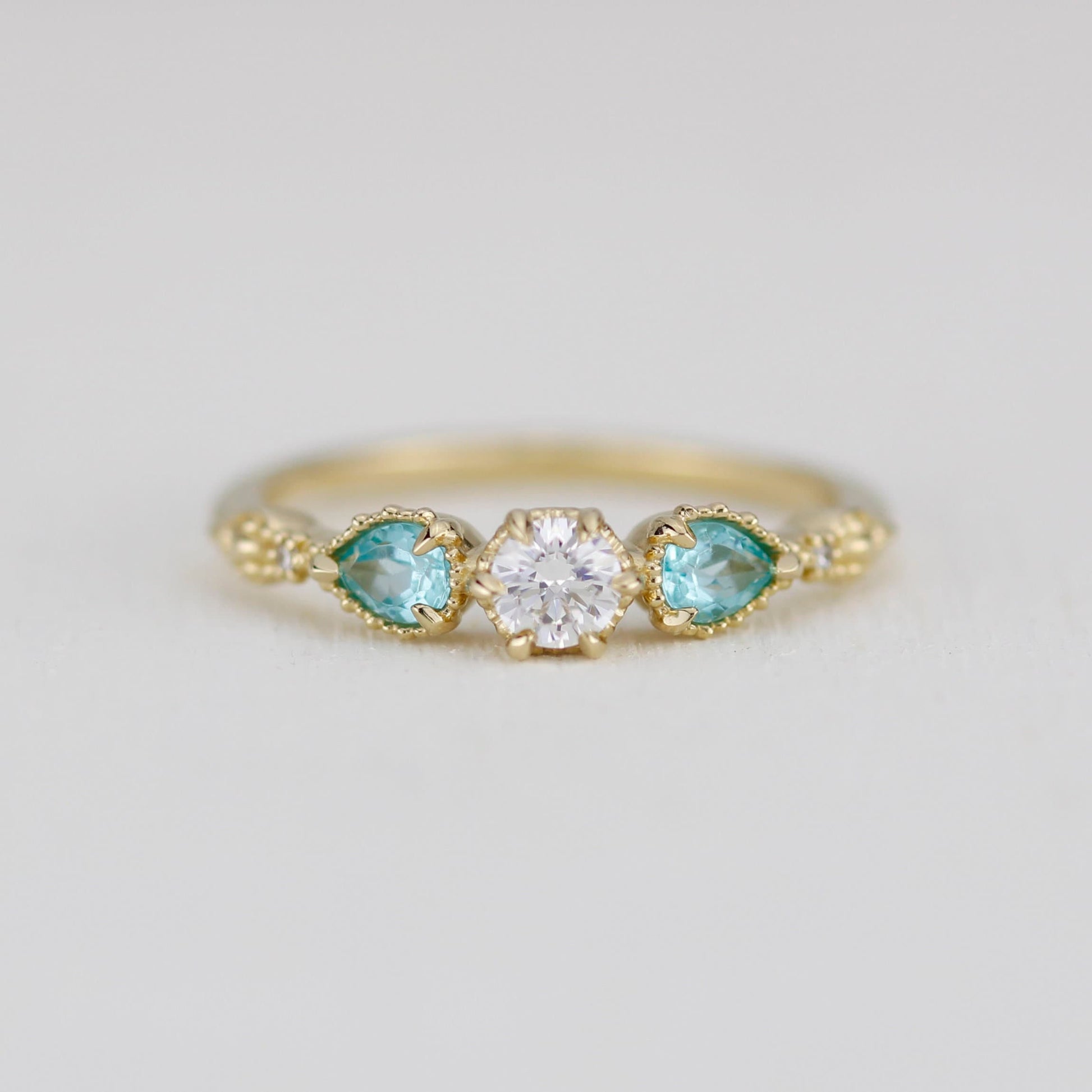 Elegant Diamond and Apatite Pear Ring in 18k Gold, simple engagement ring vintage, three stone diamond ring |R 374 Apatite