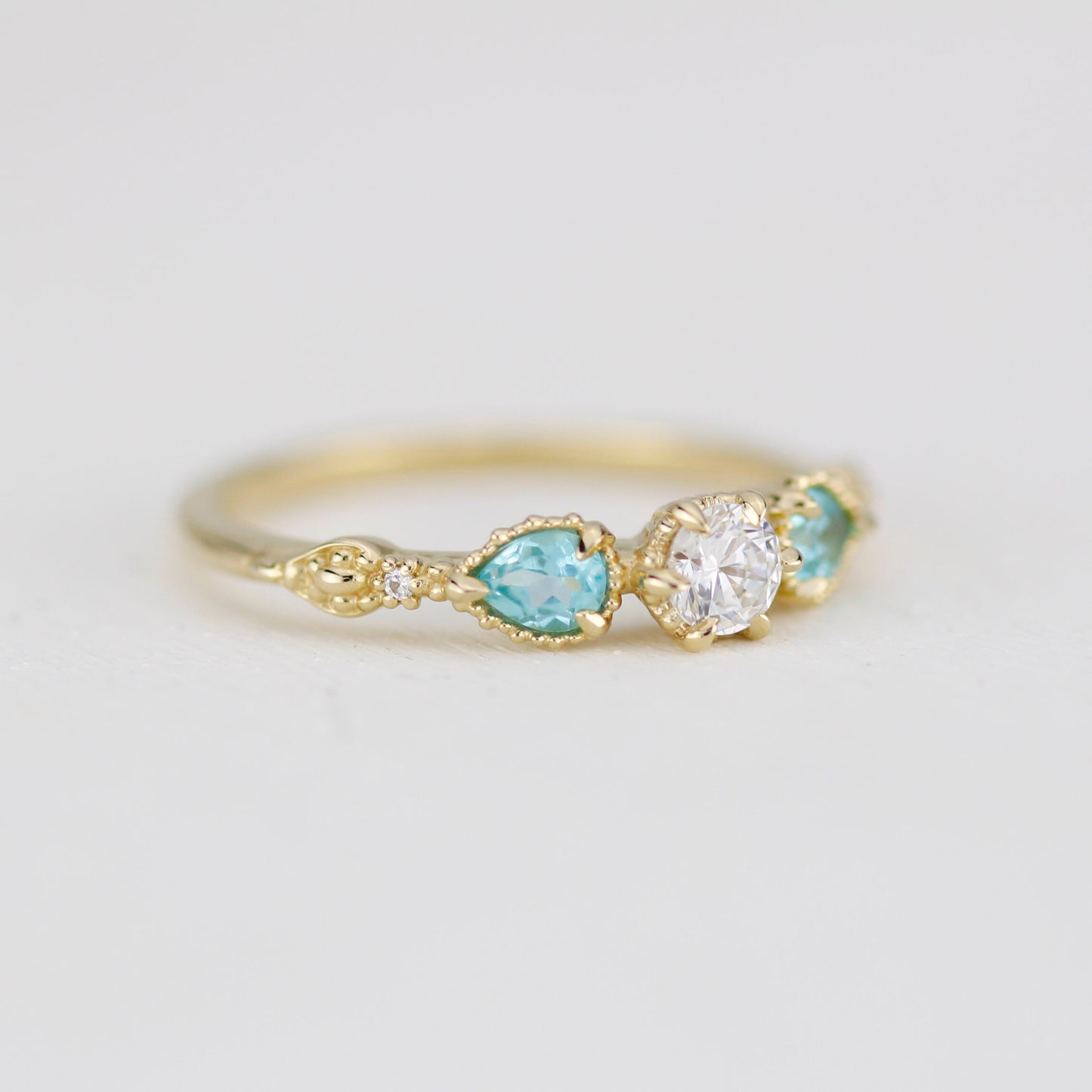 Elegant Diamond and Apatite Pear Ring in 18k Gold, simple engagement ring vintage, three stone diamond ring |R 374 Apatite